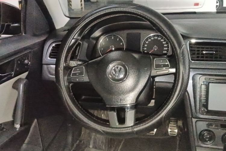 Used Volkswagen Cross Lavida 2014 1.4TSI DSG Steering Wheel