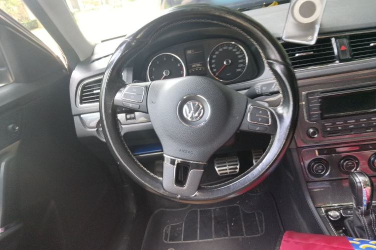 Used Volkswagen Cross Lavida 2014 1.4TSI DSG Steering Wheel