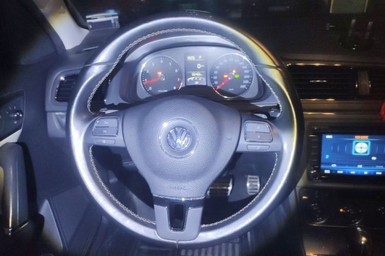 Used Volkswagen Cross Lavida 2014 1.4TSI DSG Steering Wheel