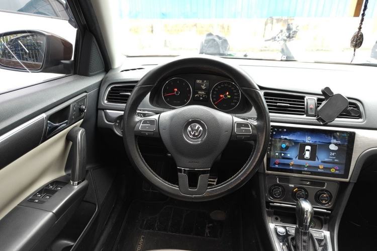 Used Volkswagen Cross Lavida 2014 1.6L Automatic Steering Wheel