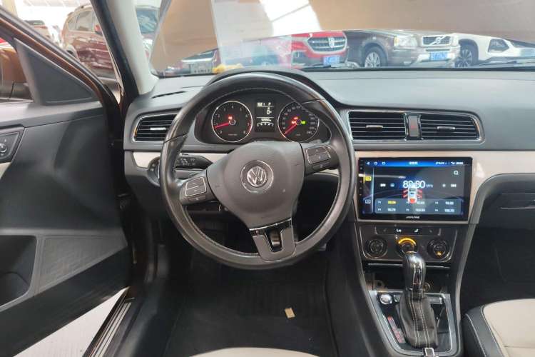 Used Volkswagen Cross Lavida 2014 1.4TSI DSG Steering Wheel