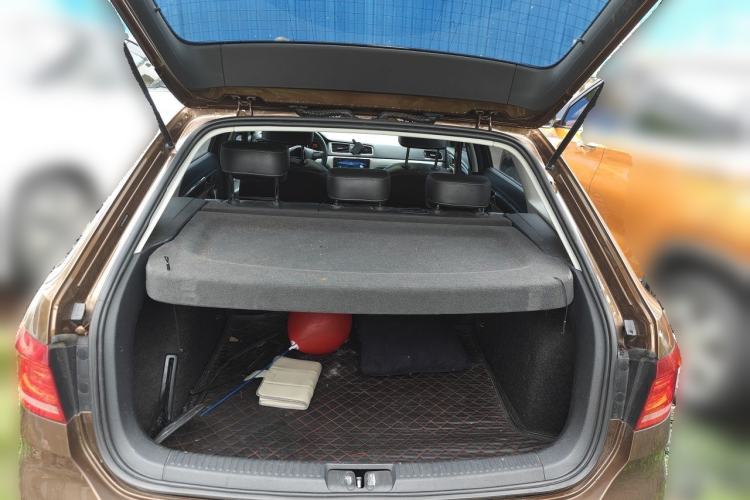 Used Volkswagen Cross Lavida 2014 1.6L Automatic Trunk
