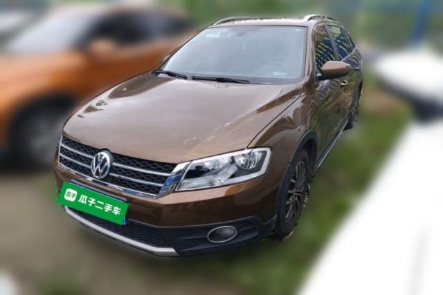 Ojetý Volkswagen Cross Lavida 2014 1.6L Automatic