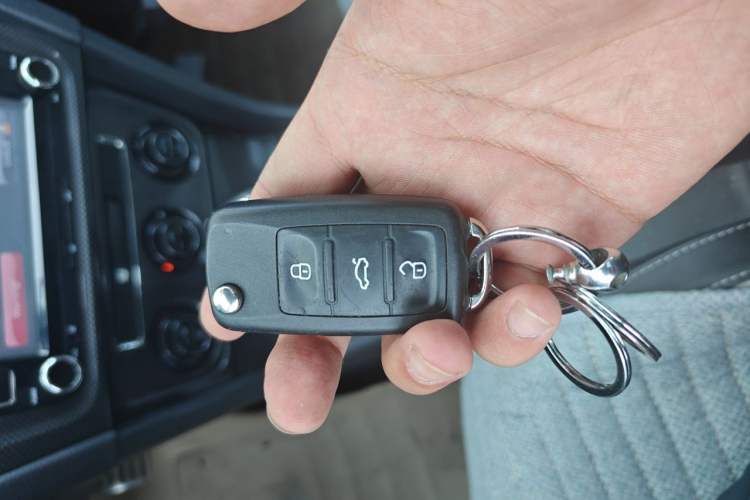 Used Volkswagen Cross Lavida 2014 1.6L Automatic Vehicle Key