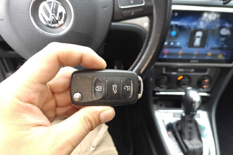 Used Volkswagen Cross Lavida 2014 1.6L Automatic Vehicle Key
