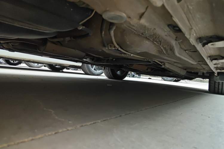 Used Volkswagen Cross Lavida 2014 1.6L Automatic Chassis Rear Right