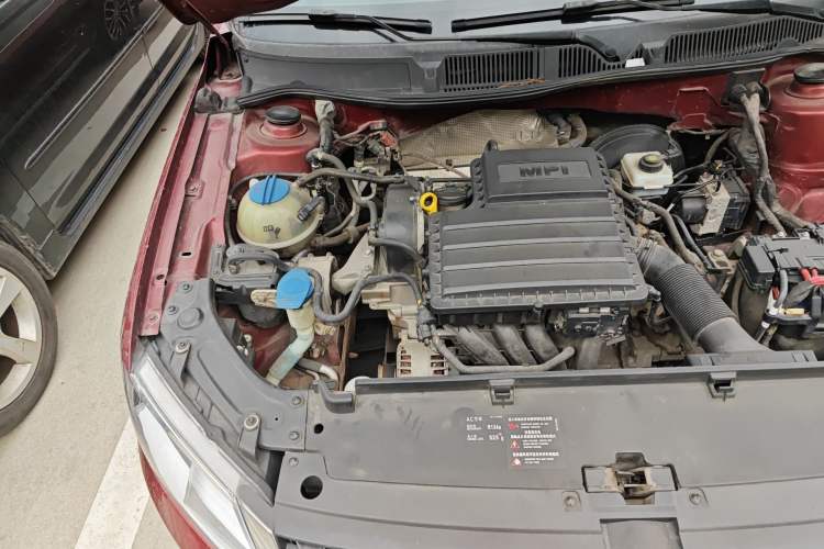 Used Volkswagen Cross Lavida 2014 1.6L Automatic Engine Bay Right