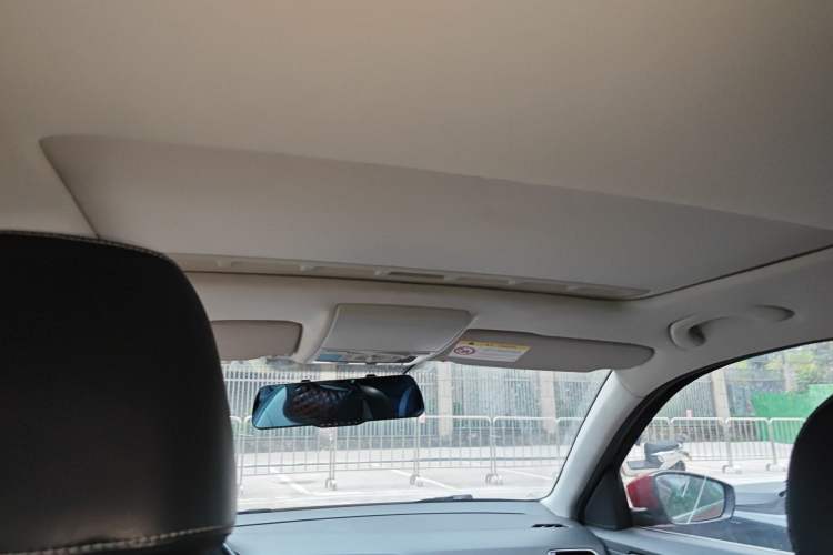 Used Volkswagen Cross Lavida 2014 1.6L Automatic Headliner