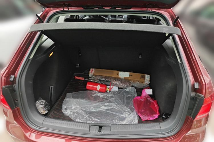 Used Volkswagen Cross Lavida 2014 1.6L Automatic Trunk