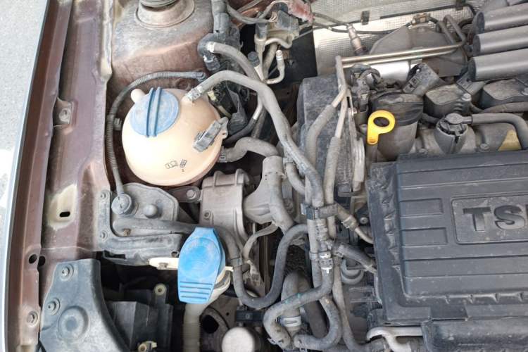 Used Volkswagen Cross Lavida 2014 1.4TSI DSG Engine Bay Right