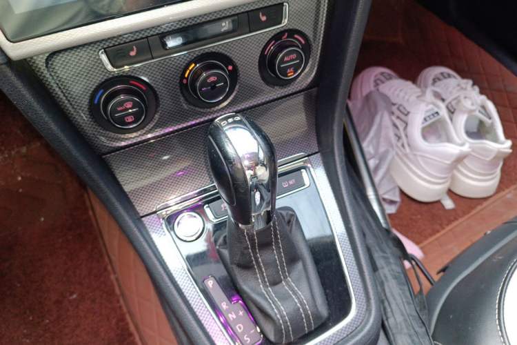 Used Volkswagen Cross Lavida 2014 1.4TSI DSG Gear Lever