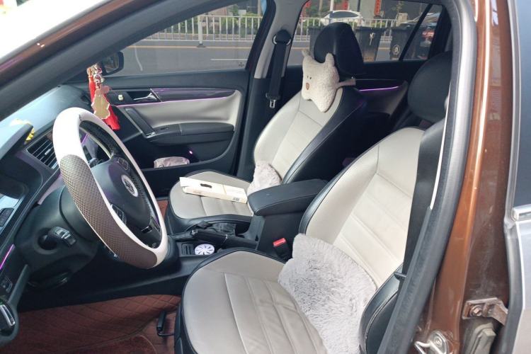 Used Volkswagen Cross Lavida 2014 1.4TSI DSG Left Front Seat