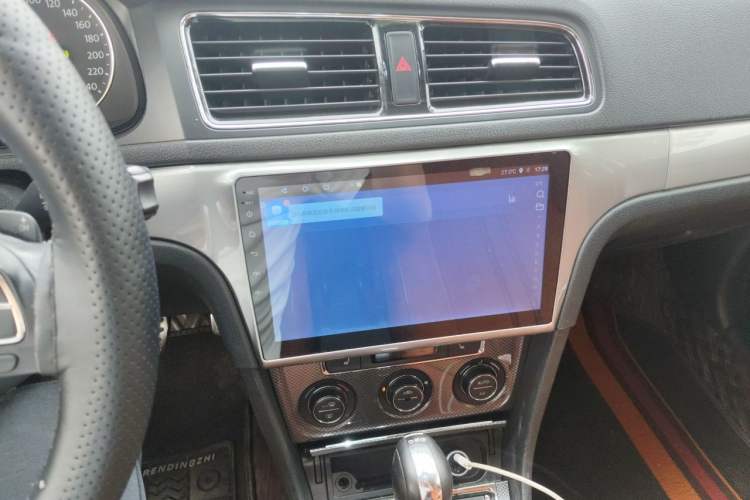 Used Volkswagen Cross Lavida 2014 1.4TSI DSG Audio And AC Panel