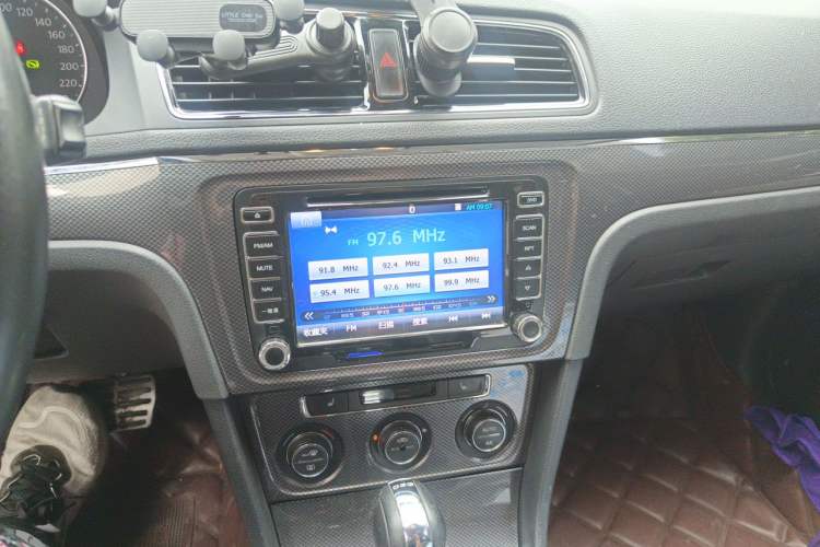 Used Volkswagen Cross Lavida 2014 1.4TSI DSG Audio And AC Panel