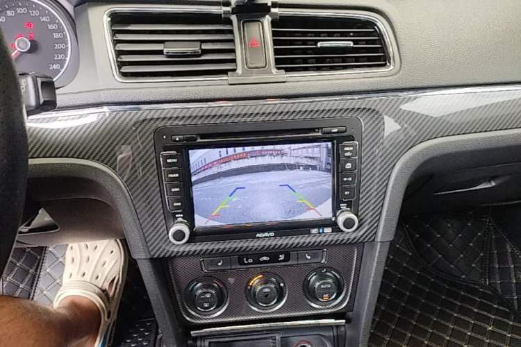 Used Volkswagen Cross Lavida 2014 1.4TSI DSG Audio And AC Panel