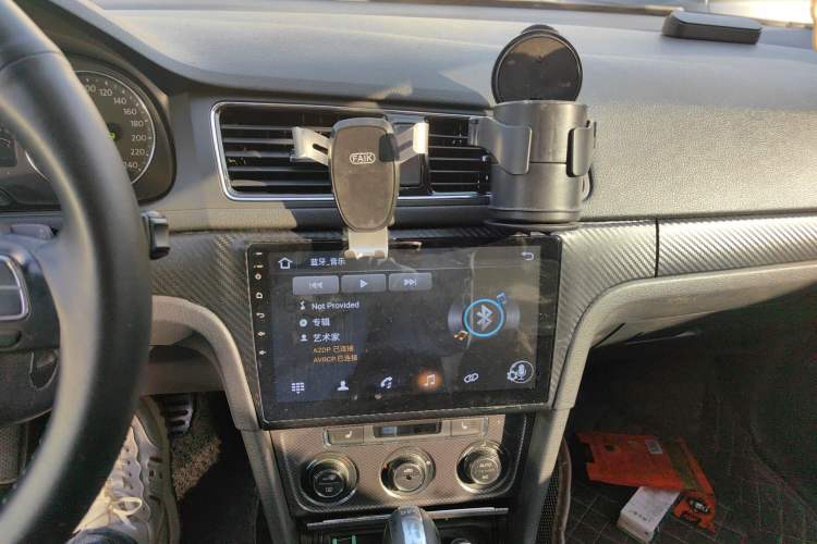 Used Volkswagen Cross Lavida 2014 1.4TSI DSG Audio And AC Panel