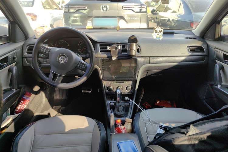 Used Volkswagen Cross Lavida 2014 1.4TSI DSG Center Console