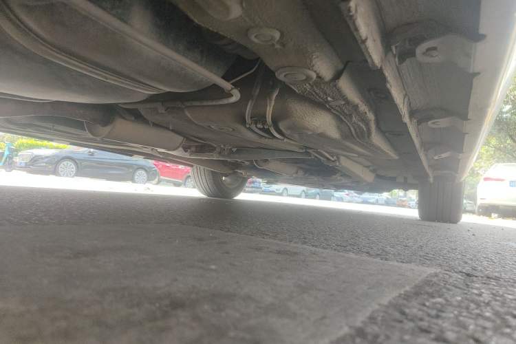 Used Volkswagen Cross Lavida 2014 1.6L Automatic Chassis Rear Right