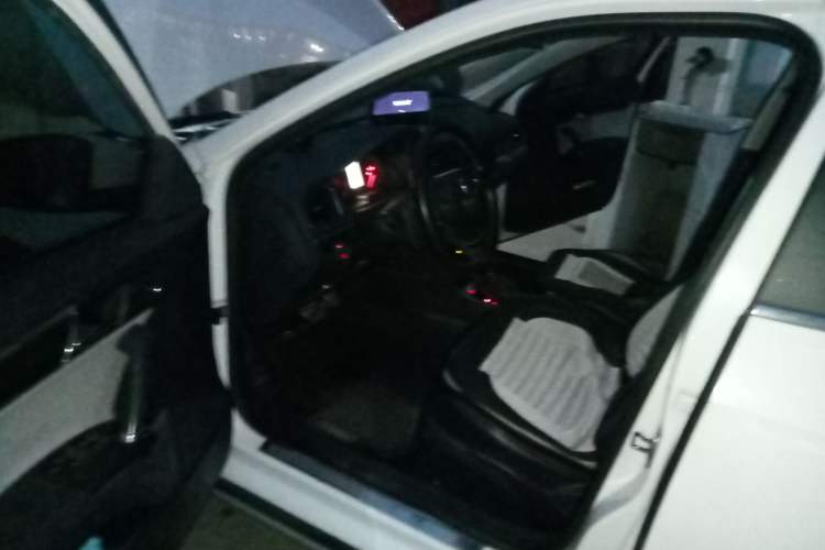 Used Volkswagen Cross Lavida 2014 1.4TSI DSG Driver Seat