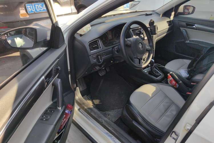 Used Volkswagen Cross Lavida 2014 1.4TSI DSG Driver Seat