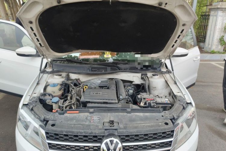 Used Volkswagen Cross Lavida 2014 1.4TSI DSG Engine Bay