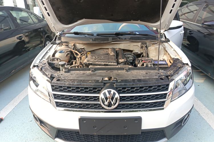 Used Volkswagen Cross Lavida 2014 1.4TSI DSG Engine Bay