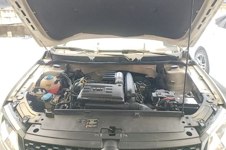 Used Volkswagen Cross Lavida 2014 1.4TSI DSG Engine Bay
