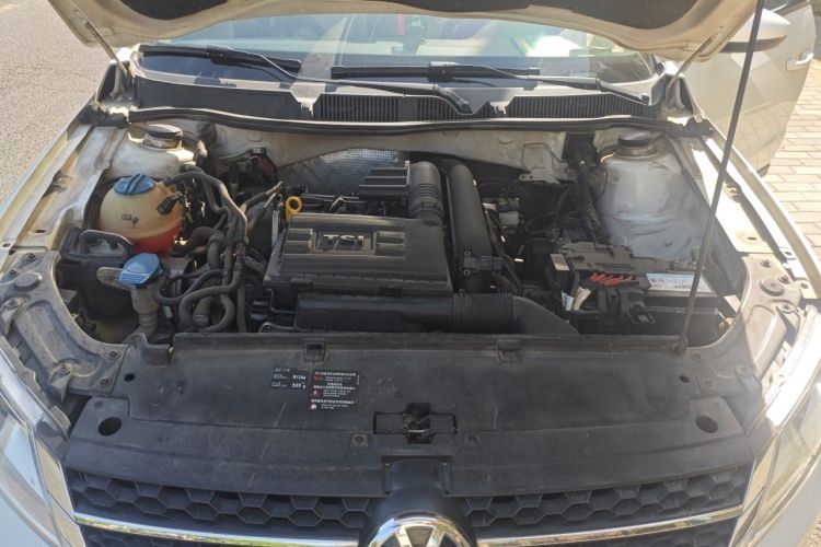 Used Volkswagen Cross Lavida 2014 1.4TSI DSG Engine Bay