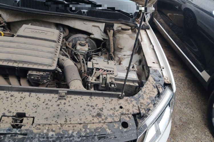 Used Volkswagen Cross Lavida 2014 1.6L Automatic Engine Bay Left