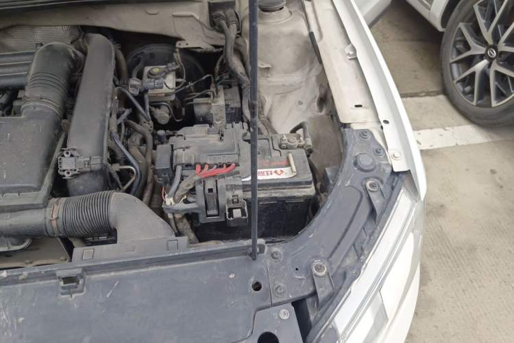 Used Volkswagen Cross Lavida 2014 1.4TSI DSG Engine Bay Left