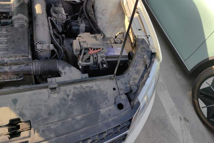 Used Volkswagen Cross Lavida 2014 1.4TSI DSG Engine Bay Left