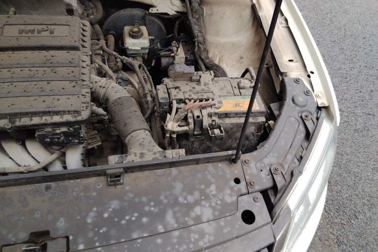 Used Volkswagen Cross Lavida 2014 1.6L Automatic Engine Bay Left