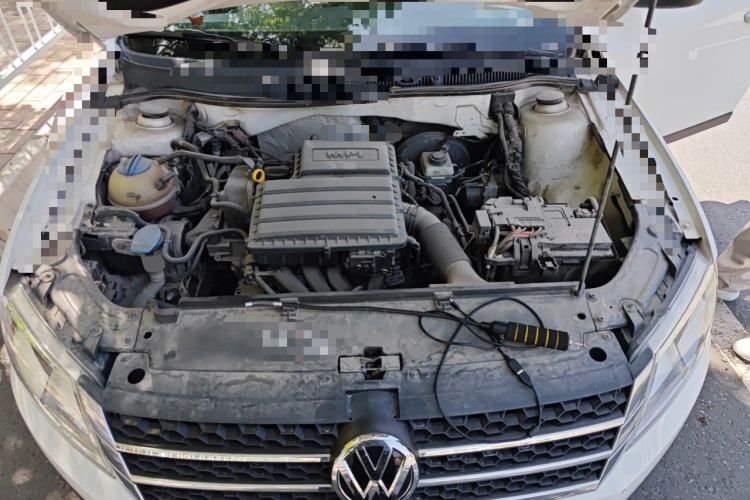 Used Volkswagen Cross Lavida 2014 1.6L Automatic Engine Bay