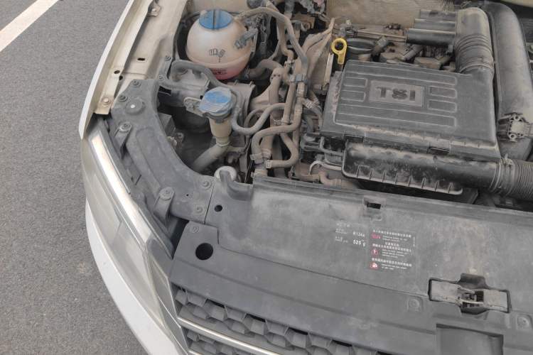 Used Volkswagen Cross Lavida 2014 1.4TSI DSG Engine Bay Right