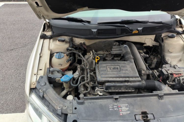 Used Volkswagen Cross Lavida 2014 1.4TSI DSG Engine Bay Right