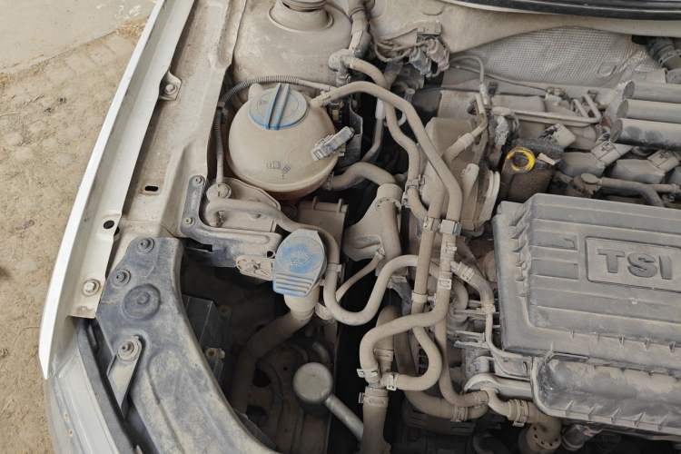 Used Volkswagen Cross Lavida 2014 1.4TSI DSG Engine Bay Right