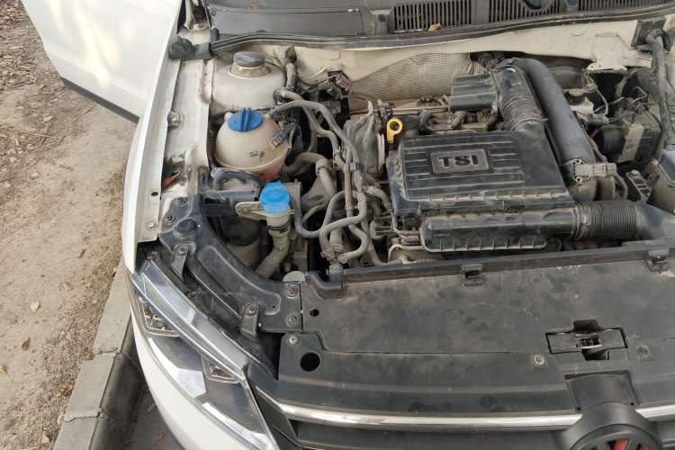Used Volkswagen Cross Lavida 2014 1.4TSI DSG Engine Bay Right