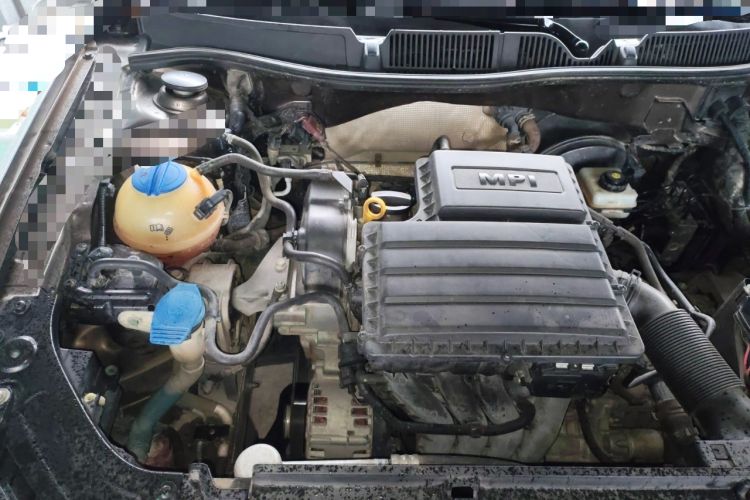 Used Volkswagen Cross Lavida 2014 1.6L Automatic Engine Bay Right
