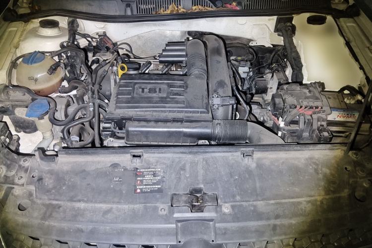 Used Volkswagen Cross Lavida 2014 1.4TSI DSG Engine Bay