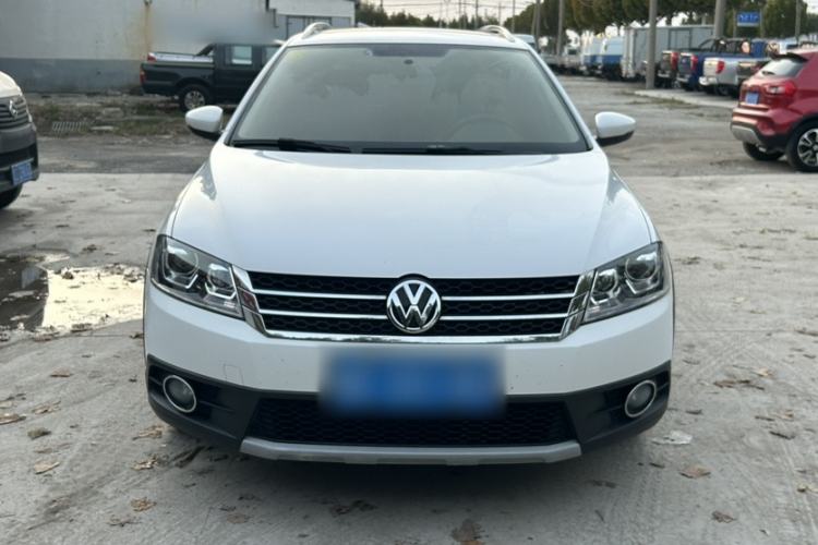 Used Volkswagen Cross Lavida 2014 1.6L Automatic Exterior 1