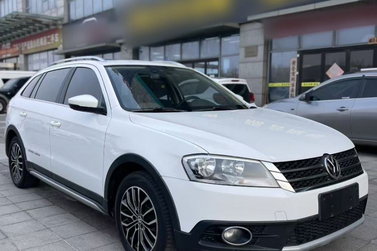 Used Volkswagen Cross Lavida 2014 1.4TSI DSG Exterior 1