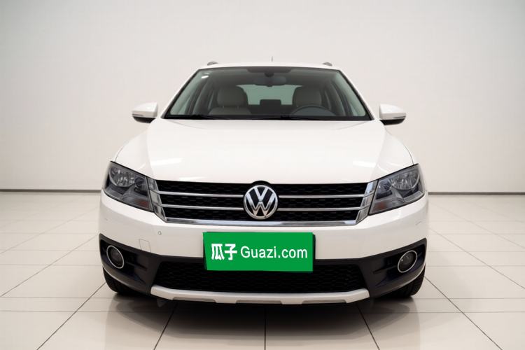 Used Volkswagen Cross Lavida 2014 1.6L Automatic Exterior 1