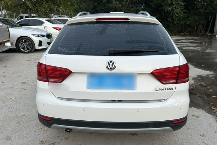 Used Volkswagen Cross Lavida 2014 1.6L Automatic Exterior 3