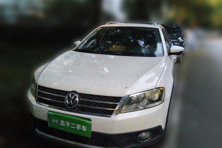 Used Volkswagen Cross Lavida 2014 1.6L Automatic Front