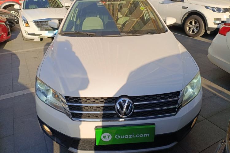 Used Volkswagen Cross Lavida 2014 1.6L Automatic Front