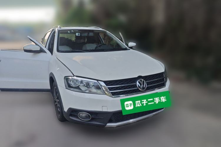 Used Volkswagen Cross Lavida 2014 1.4TSI DSG Front Right 45 Deg