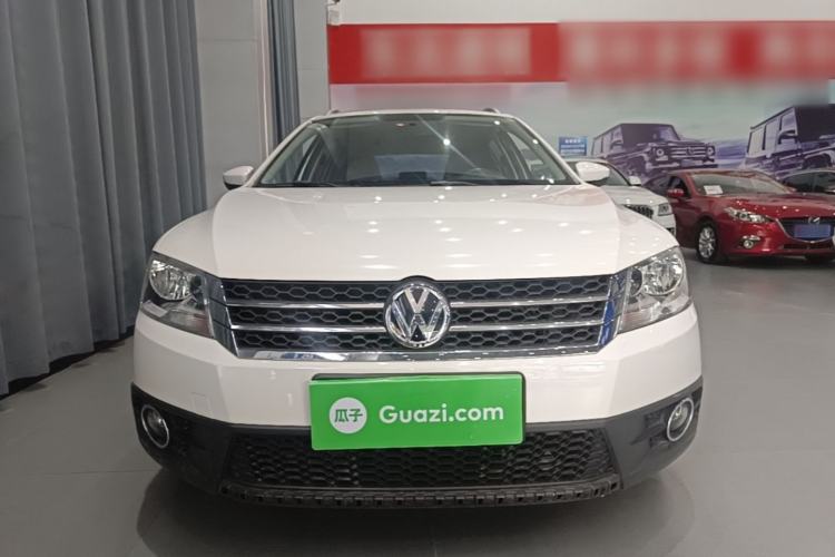 Used Volkswagen Cross Lavida 2014 1.6L Automatic Front