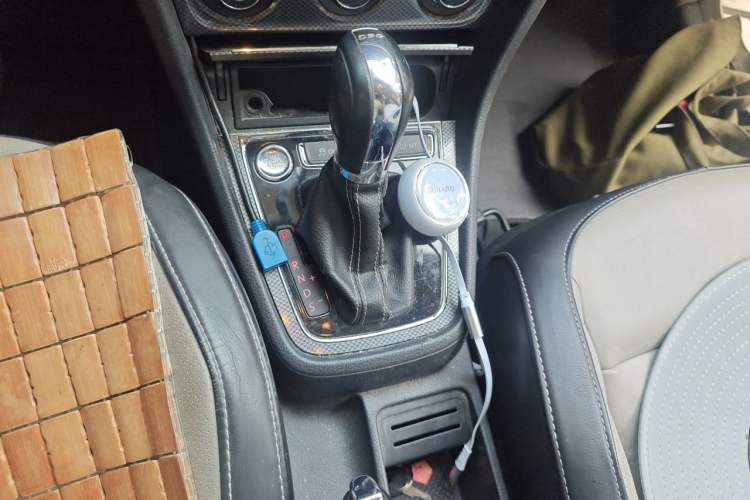 Used Volkswagen Cross Lavida 2014 1.4TSI DSG Gear Lever