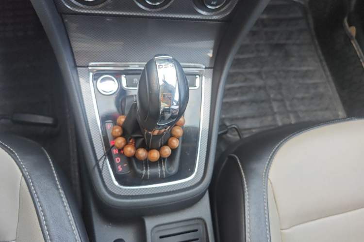 Used Volkswagen Cross Lavida 2014 1.4TSI DSG Gear Lever