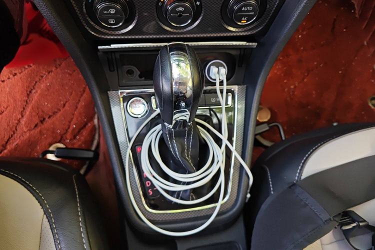 Used Volkswagen Cross Lavida 2014 1.6L Automatic Gear Lever